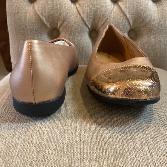 Comfortview NEW Gold Metallic Round Toe Size 12 Women’s Loafers - Picture 13 of 16